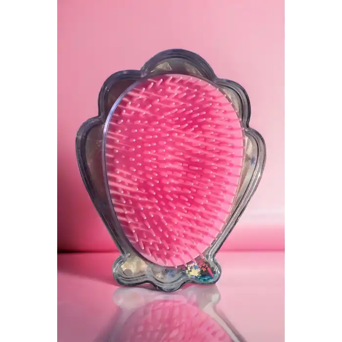 Karışık Renk Deniz Kabuğu Detaylı Çilek Figürlü Simli Taşınabilir Saç Tarama Fırçası/ Tarak