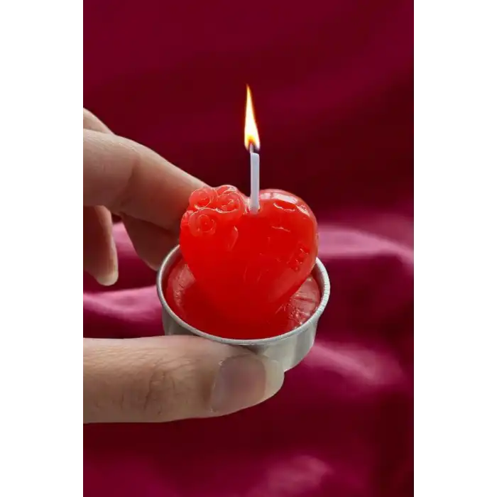 Kırmızı Renk Kalp Figürlü I Love U Yazı Detaylı  Mum