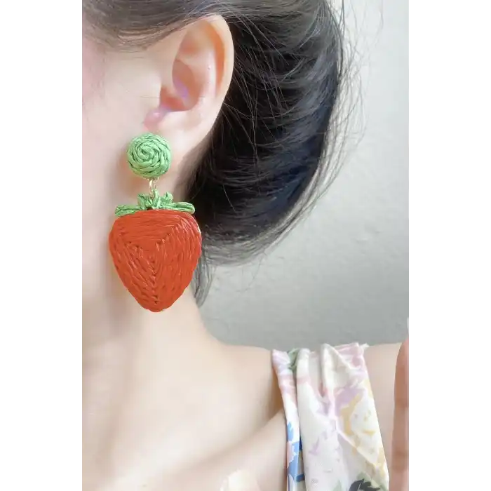 Kırmızı Ve Yeşil Renk Çilek Figürlü Küpe (Çift)