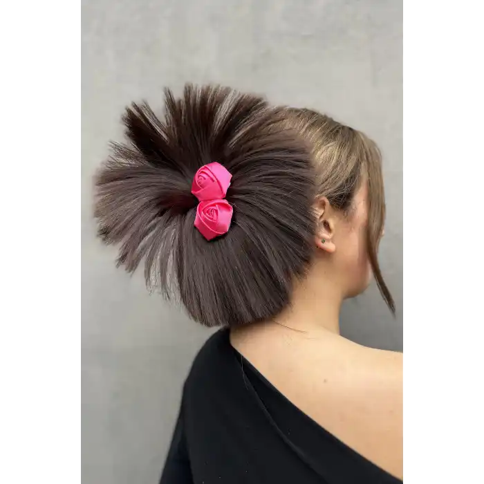 Koyu Kahve Renk Pembe Gül Detaylı Dağınık Topuz Efektli Mandal Toka