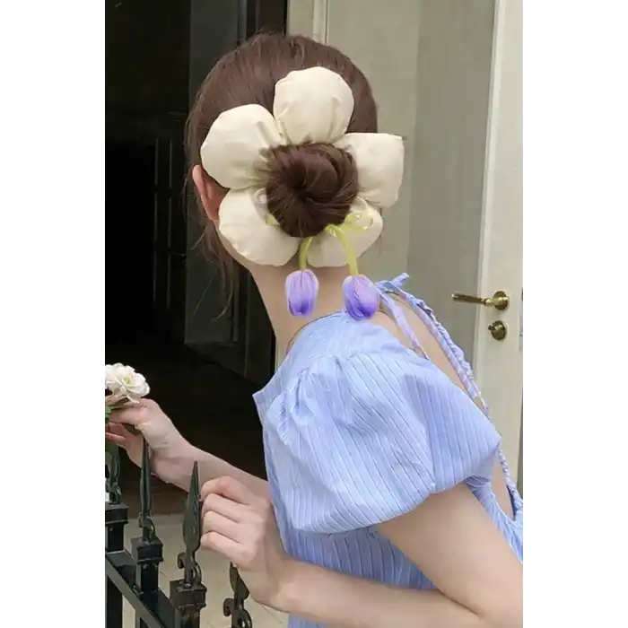 Krem Renk Çiçek Figürlü Sallantılı Simit Toka