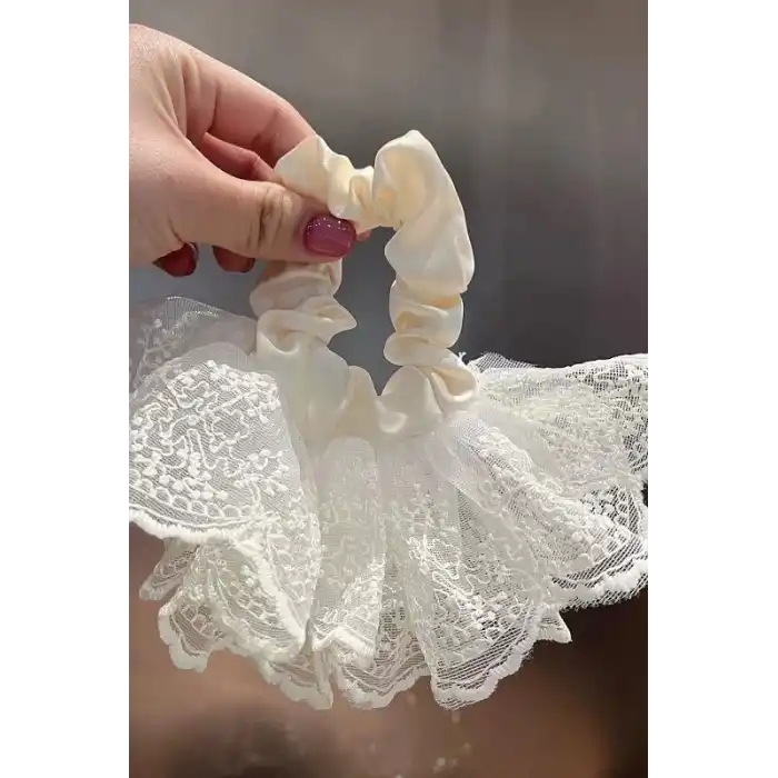 Krem Renk Dantel Detaylı Simit Toka