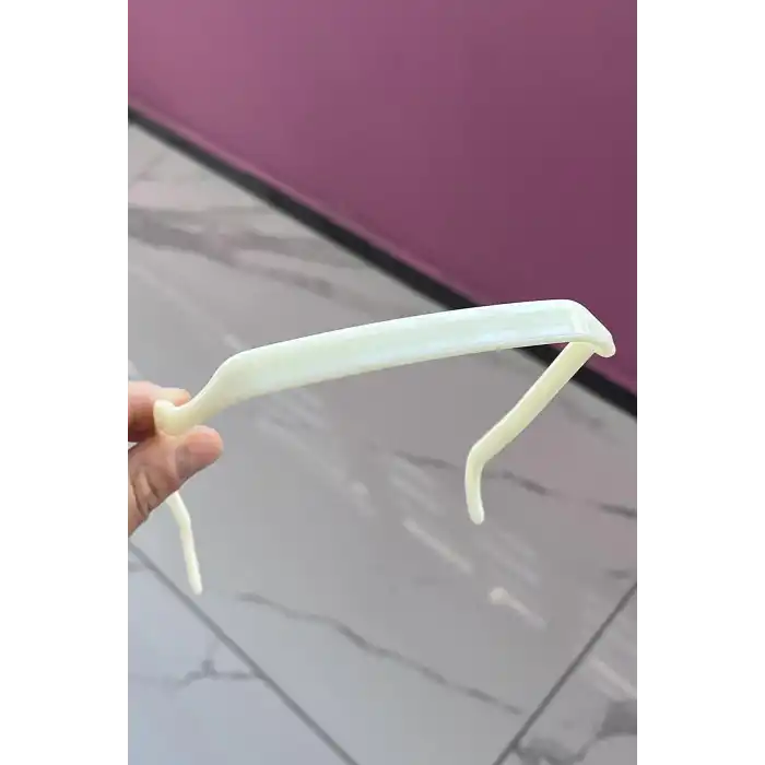 Krem Renk Gözlük Efekti Veren Taç