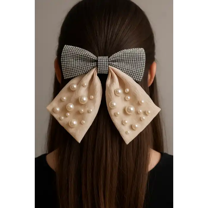 Krem Renk Kurdele Figürlü İnci Ve Taş Detaylı Otomat Toka