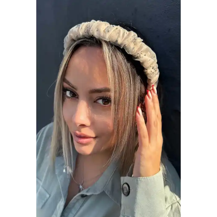 Krem Renk Taş Detaylı Büzgülü Taç