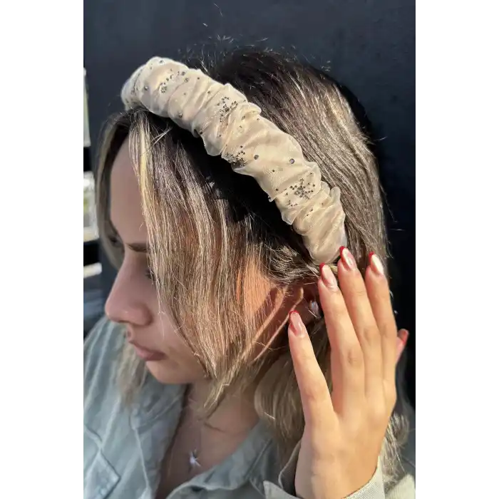 Krem Renk Taş Detaylı Büzgülü Taç