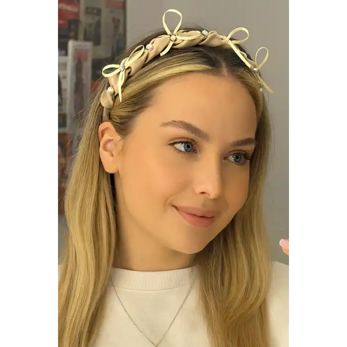 Krem Renk Taş Ve İnci Detaylı Taraklı Taç