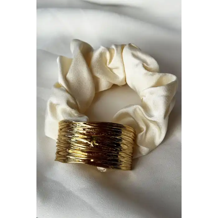 Krem Ve Altın Renk Metal Detaylı Simit Toka