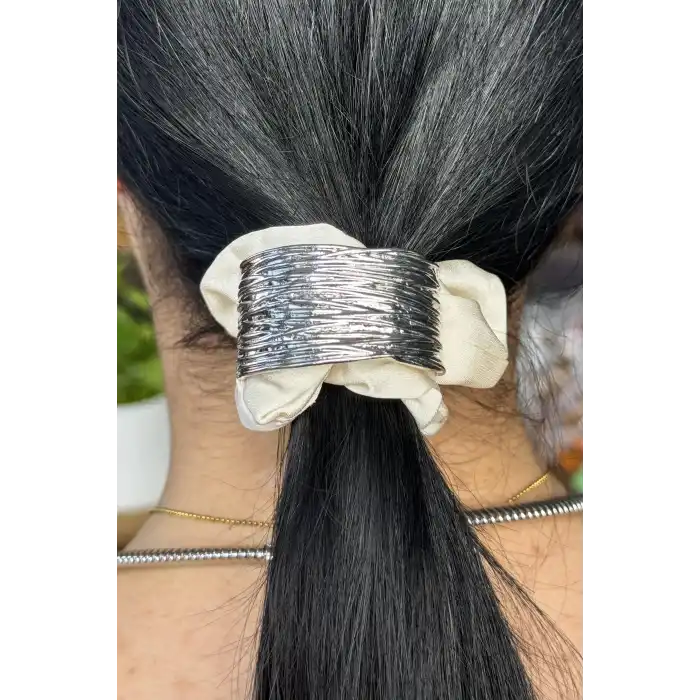 Krem Ve Gümüş Renk Metal Detaylı Simit Toka