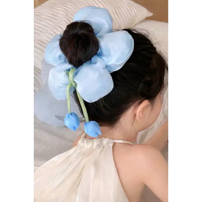 Mavi Renk Çiçek Figürlü Sallantılı Simit Toka