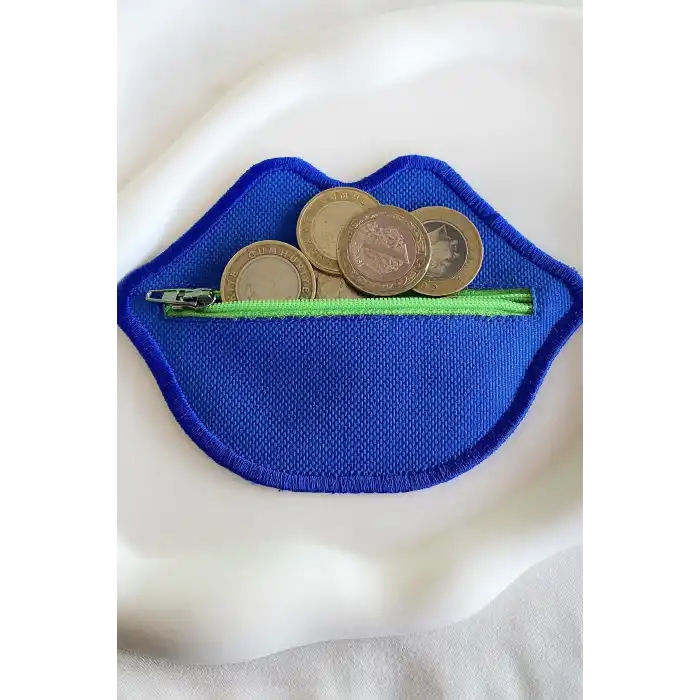 Mavi Renk Dudak Detaylı Kadın Cüzdan
