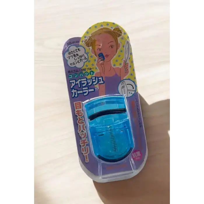 Mavi Renk Kirpik Kıvırıcı/ Kirpik Kıvırma Aparatı