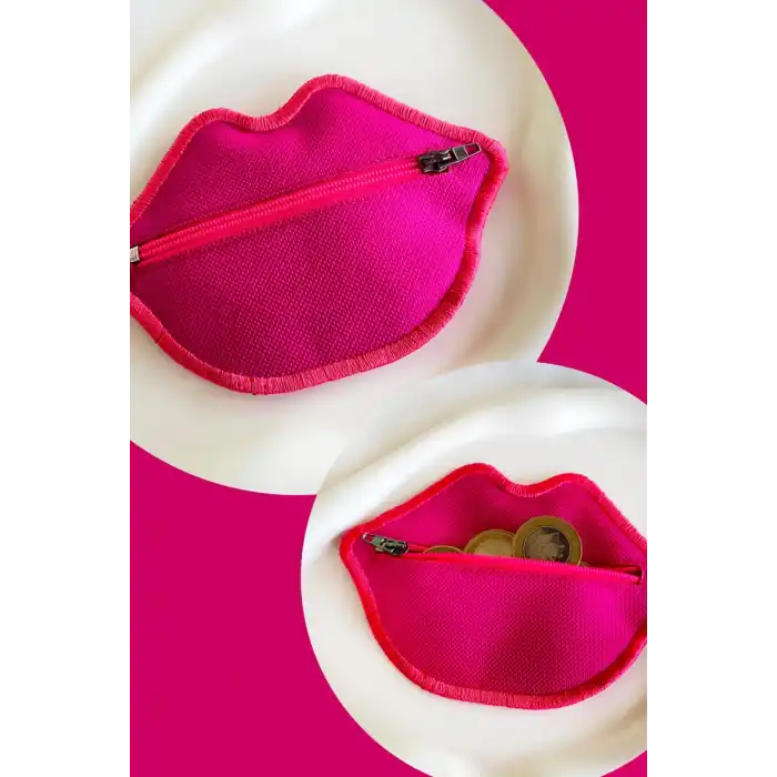 Pembe Renk Dudak Detaylı Kadın Cüzdan