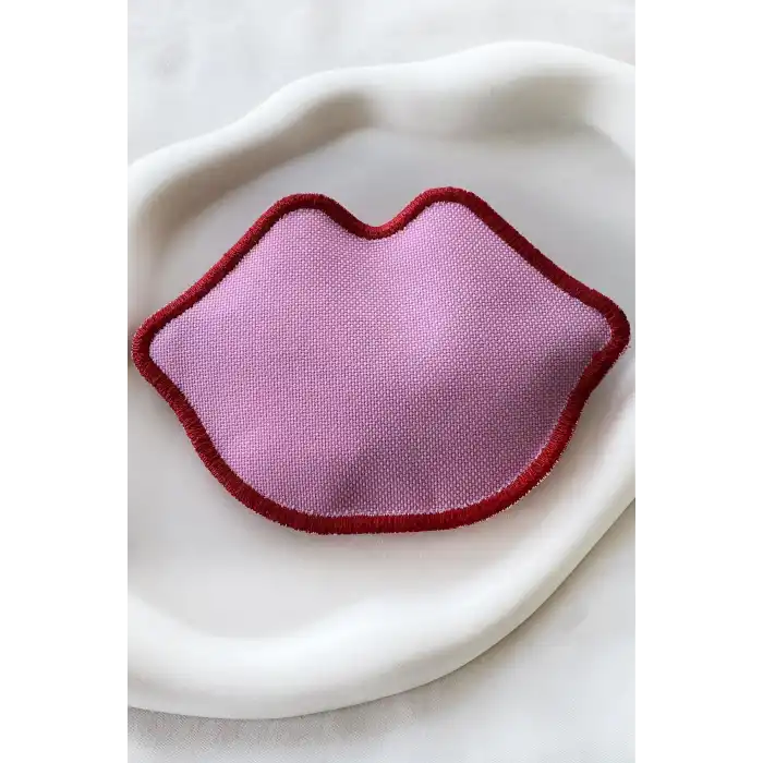 Pembe Renk Dudak Detaylı Kadın Cüzdan