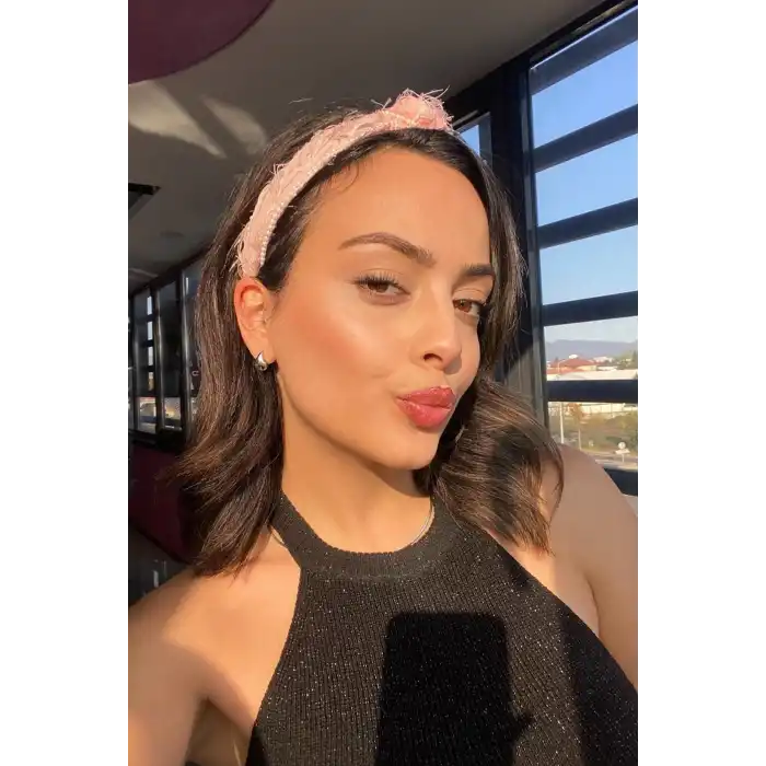 Pembe Renk İnci Detaylı Taç