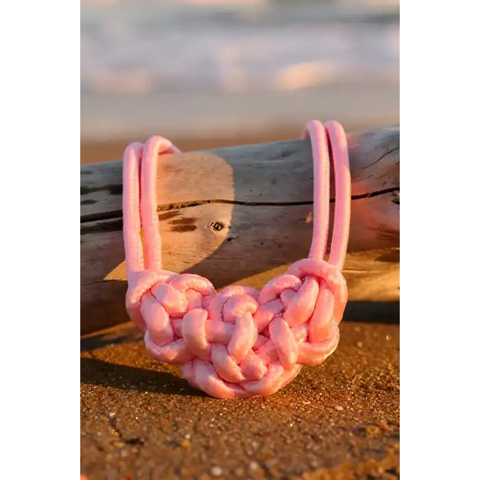 Pembe Renk Tasarım Kolye