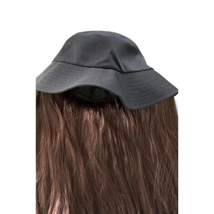 Şapka Detaylı Kahverengi Dalgalı Peruk