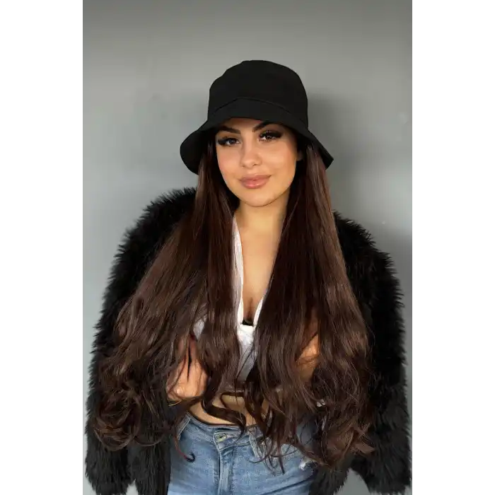 Şapka Detaylı Kahverengi Dalgalı Peruk