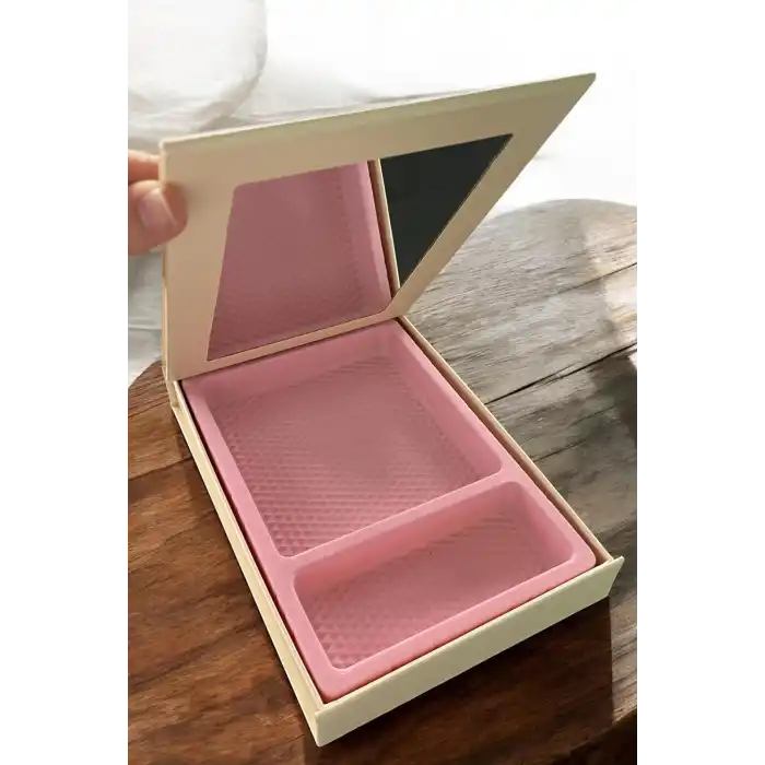 Sarı Renk Ayna Detaylı Takı Organizeri