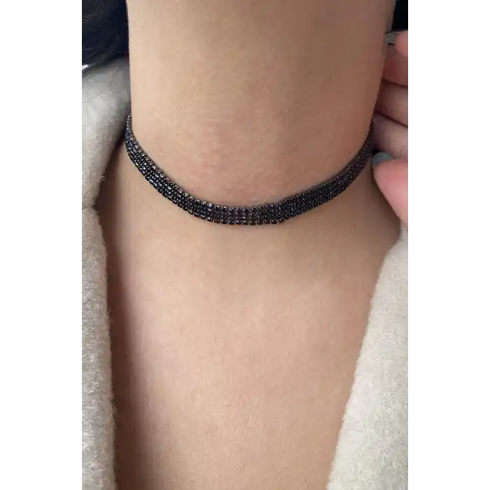 Siyah Renk 4 Sıra Taş Detaylı Choker Kolye