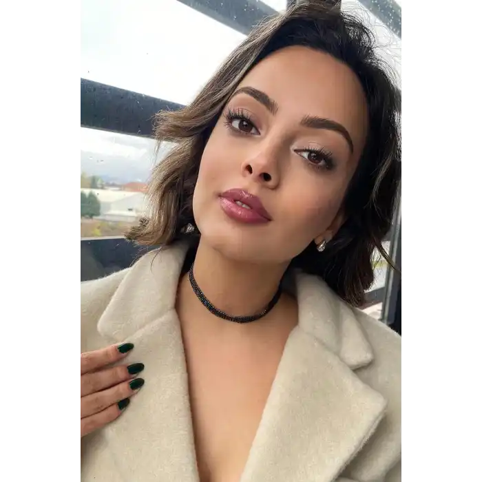 Siyah Renk 4 Sıra Taş Detaylı Choker Kolye