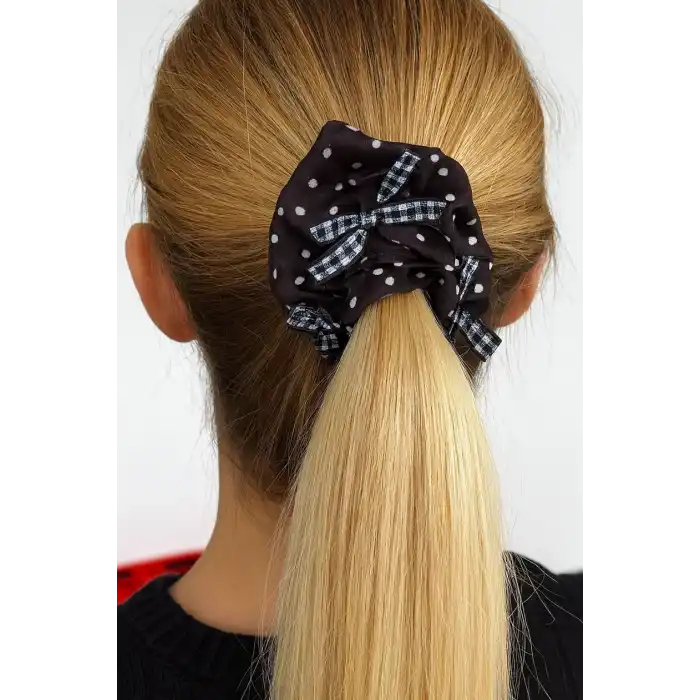 Siyah Renk Beyaz Renk Kurdele Ve Puantiye Figürlü Simit Toka