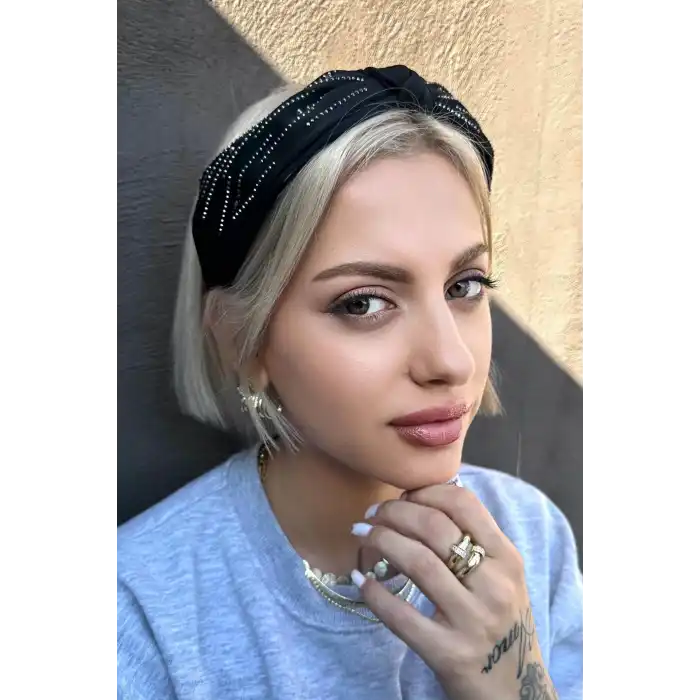 Siyah Renk Düğüm Detaylı Taşlı Taç