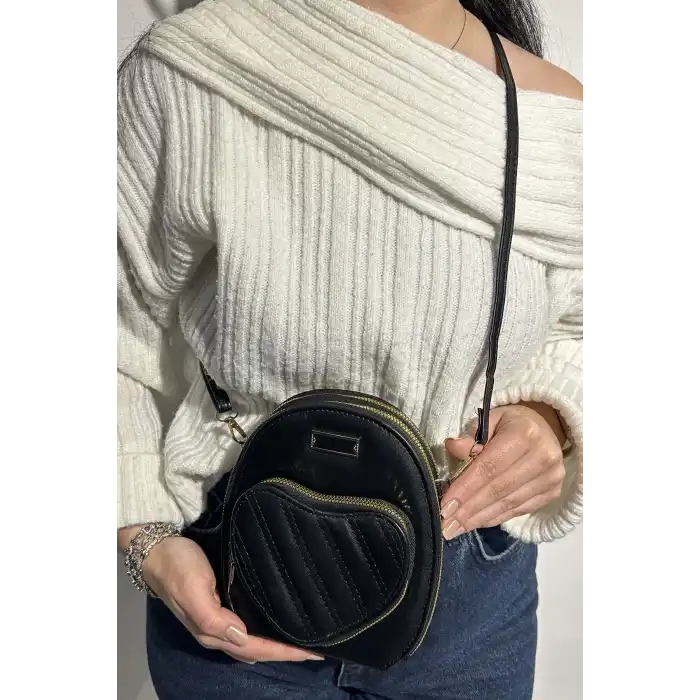 Siyah Renk Kalp Detaylı Deri Kadın Çanta