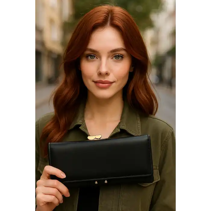 Siyah Renk Kalp Detaylı Kadın Cüzdan