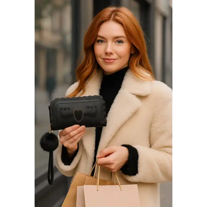 Siyah Renk Kalp Figürlü Ponpon Detaylı Kadın Deri Cüzdan