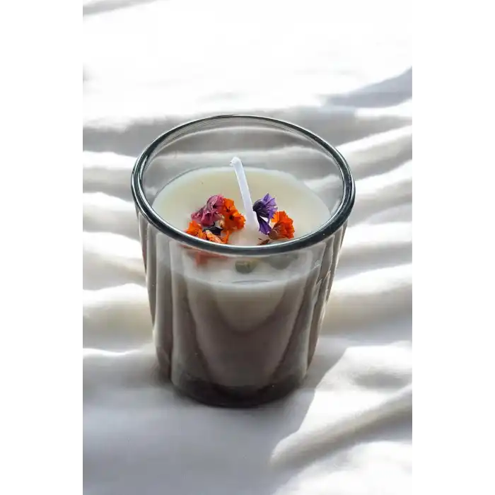 Siyah Renk Kuru Çiçek Detaylı Mum