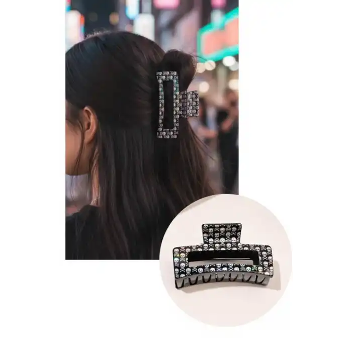 Siyah Renk Kurukafa Figürlü Mandal Toka