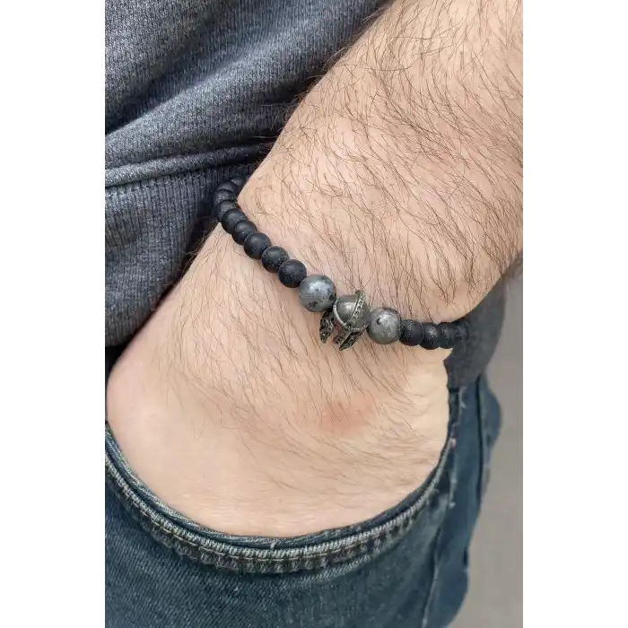 Siyah Renk Miğfer Figürlü Taş Detaylı Erkek Bileklik