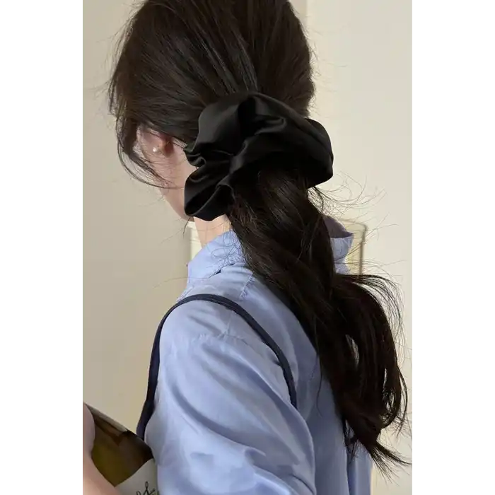 Siyah Renk Saten Simit Toka