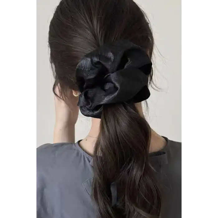 Siyah Renk Saten Simit Toka