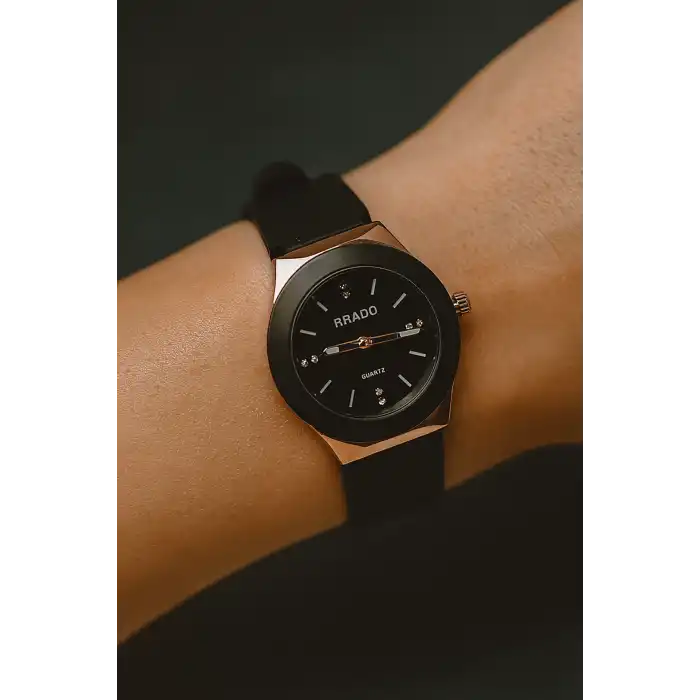 Siyah Renk Silikon Kordonlu Kadın Saat