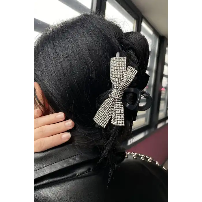 Siyah Renk Taş Detaylı Mandal Toka