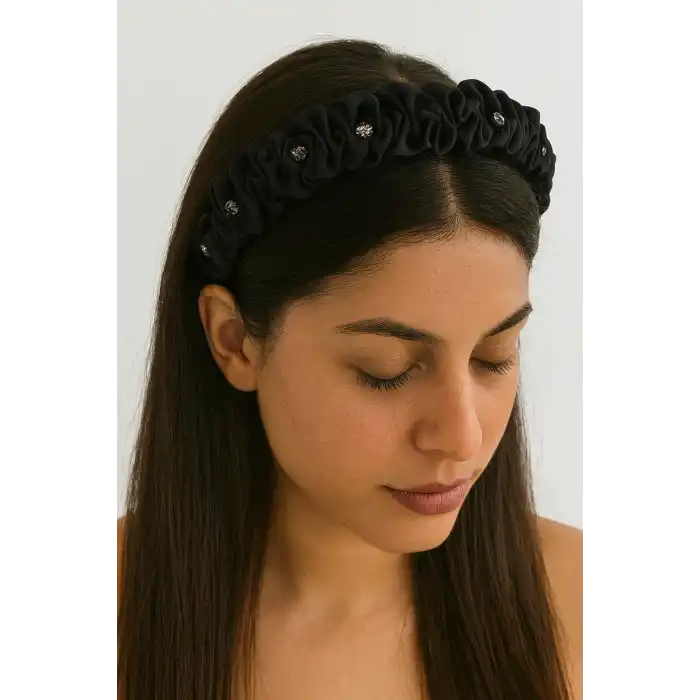 Siyah Renk Taş Detaylı Taç