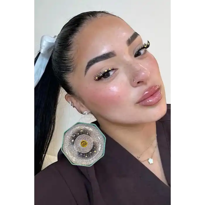 Siyah Renk Taş Detaylı Takma Kirpik 002