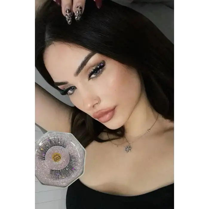 Siyah Renk Taş Detaylı Takma Kirpik 003