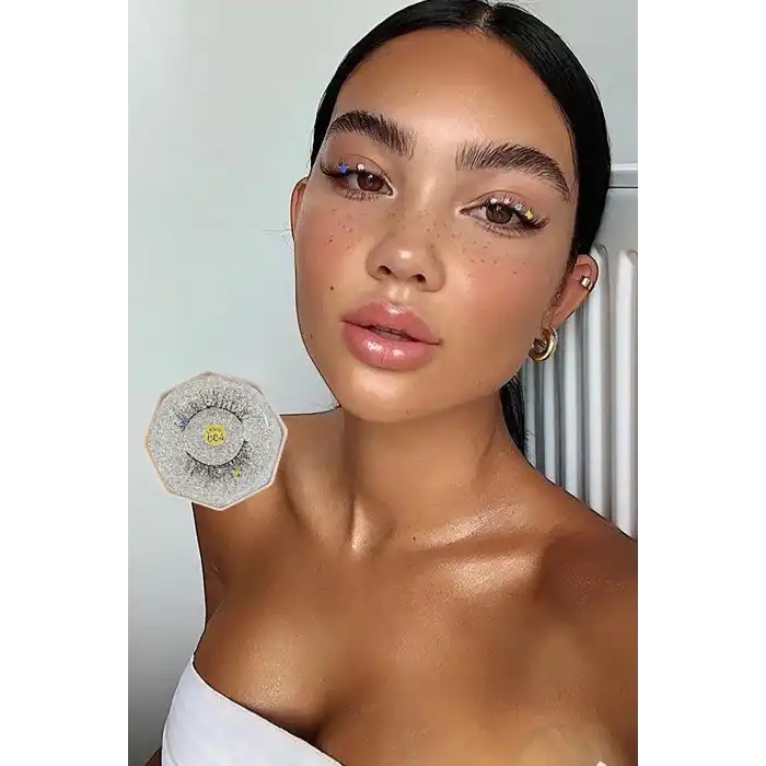 Siyah Renk Taş Detaylı Takma Kirpik 004