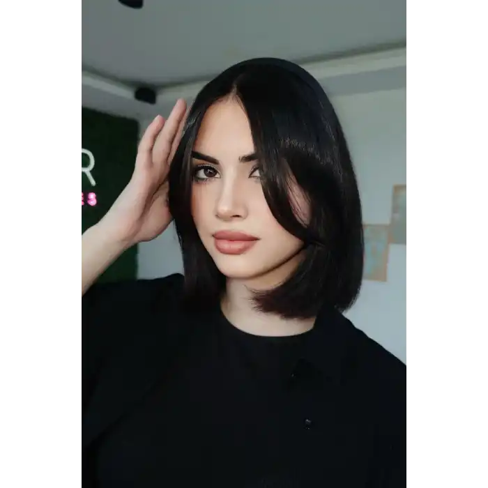 Siyah Renk Uzun Kenarlı Taçlı Takma Kahkül