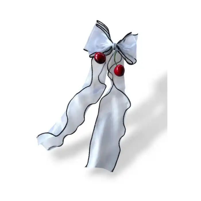 Siyah Ve Beyaz Renk Kiraz Figürlü Otomat Toka