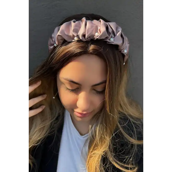 Vizon Renk İnci Detaylı Büzgülü Taç