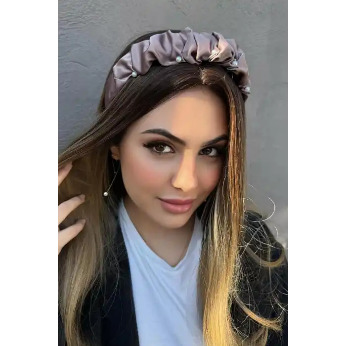 Vizon Renk İnci Detaylı Büzgülü Taç