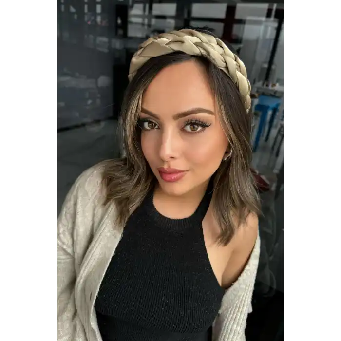 Vizon Renk Örgülü Taç