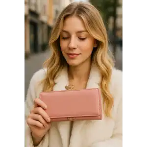 Açık Pembe Renk Kalp Detaylı Kadın Cüzdan