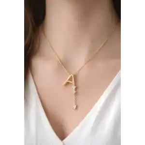 Altın Renk A Harfli Taş Detaylı Çelik Kolye