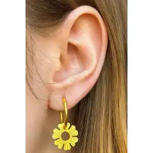 Altın Renk Çiçek Figürlü Çelik Küpe (Çift)