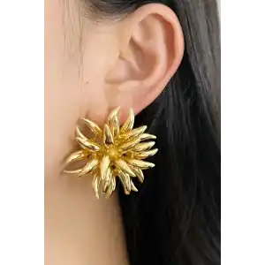 Altın Renk Çiçek Figürlü Küpe (Çift)